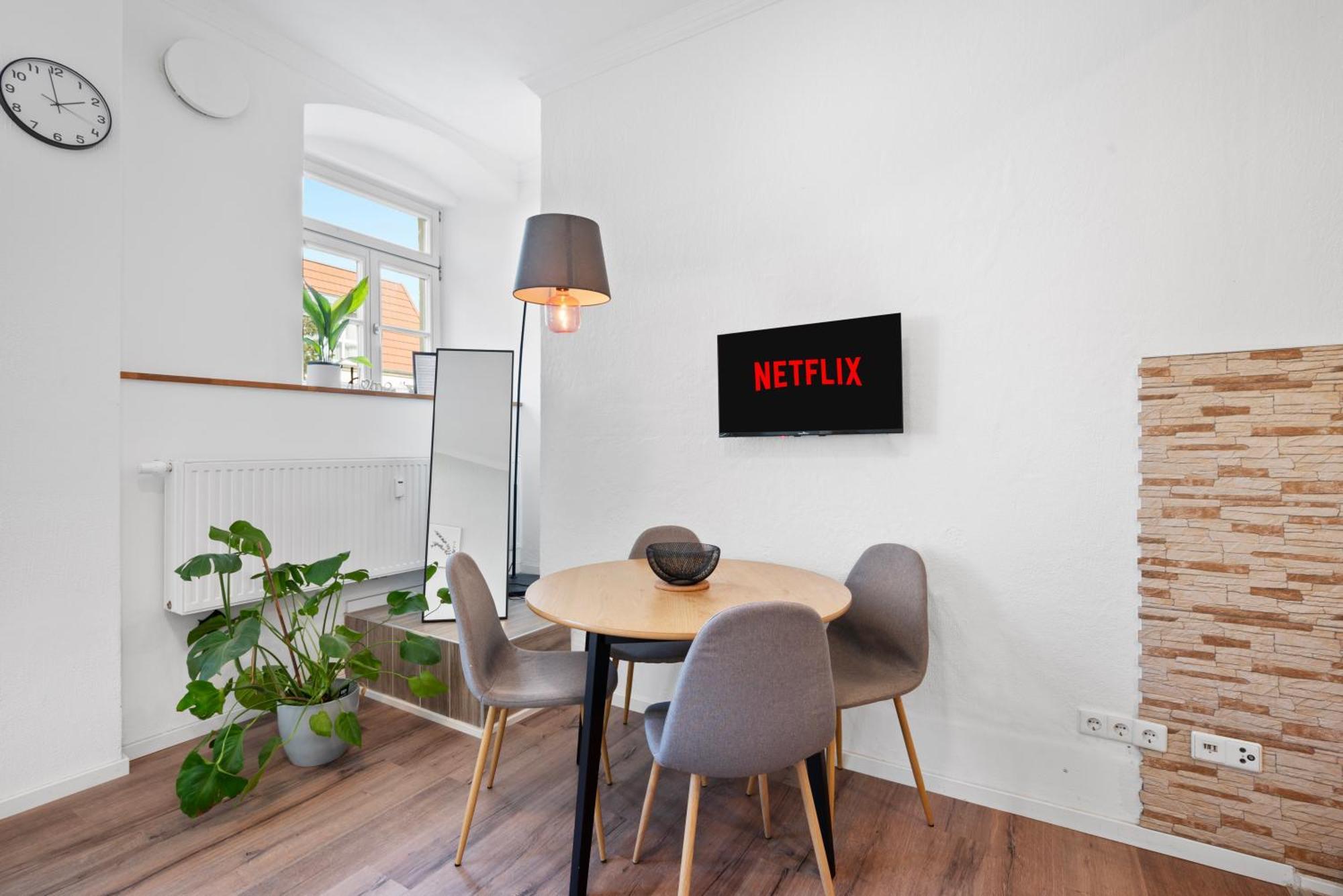 Backhome - Business&Family - Fantastische Schlosslage, Smarttv, Netflix, 50Qm, 24H Checkin - Apartment 1 Ludwigsburg Exterior foto