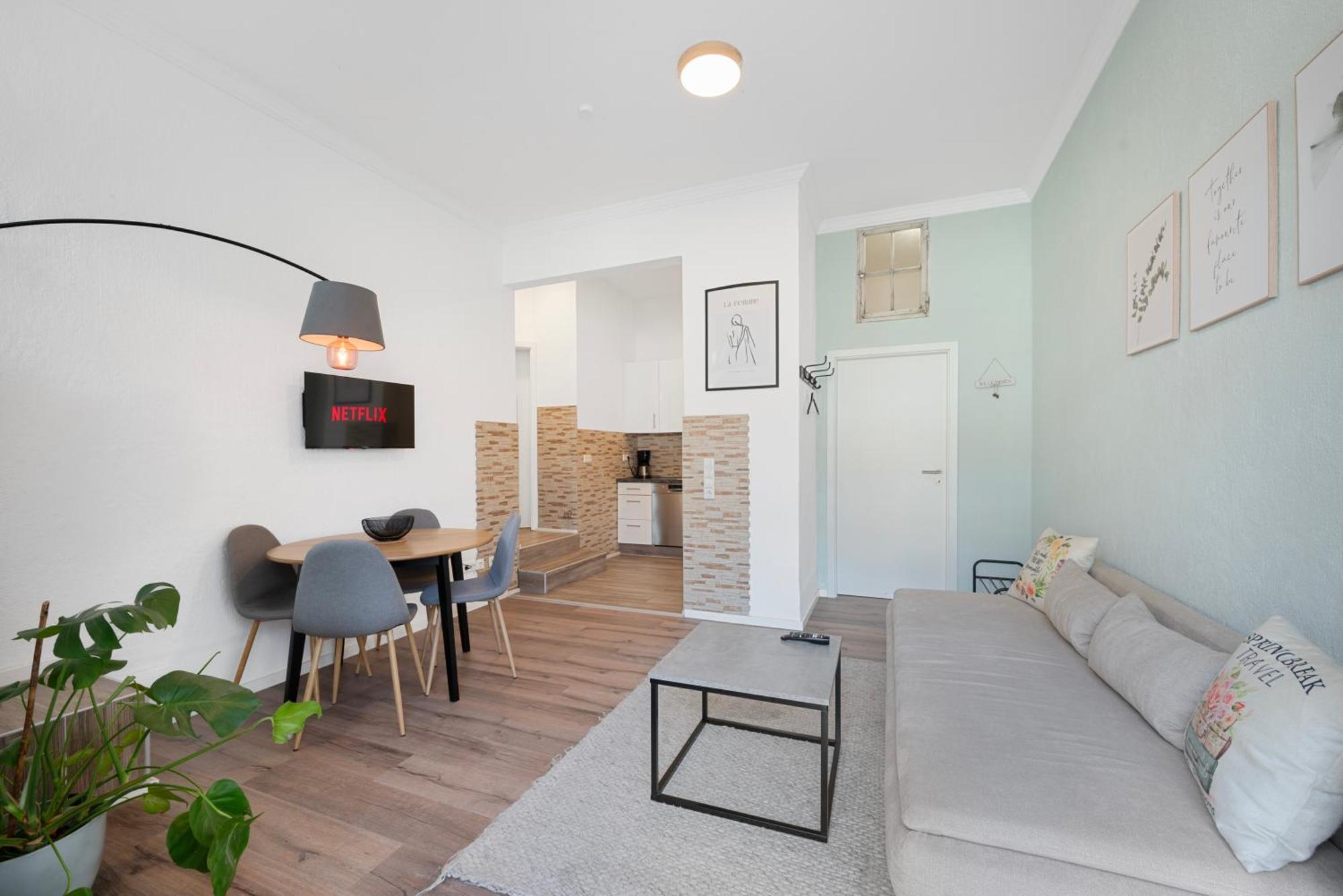 Backhome - Business&Family - Fantastische Schlosslage, Smarttv, Netflix, 50Qm, 24H Checkin - Apartment 1 Ludwigsburg Exterior foto